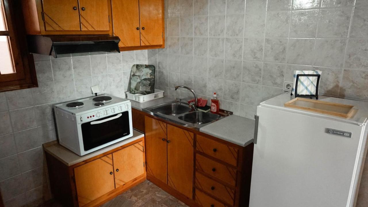 Soula Rooms Kini Exterior photo