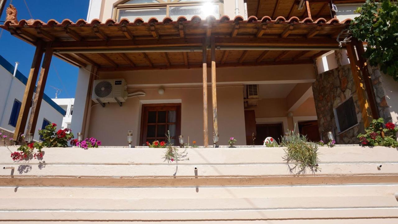 Soula Rooms Kini Exterior photo